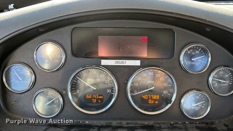 image for item ED2335 2015 Peterbilt 337 rollback truck