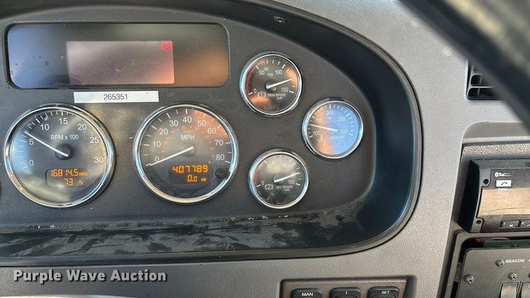 image for item ED2335 2015 Peterbilt 337 rollback truck