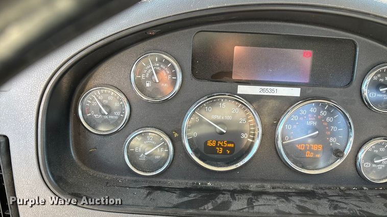 image for item ED2335 2015 Peterbilt 337 rollback truck