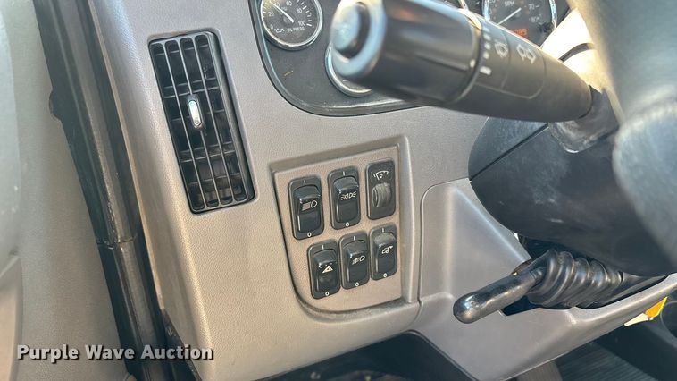 image for item ED2335 2015 Peterbilt 337 rollback truck