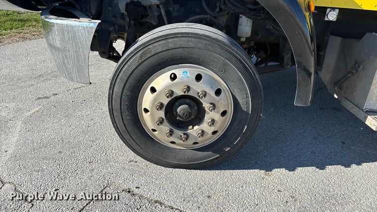 image for item ED2335 2015 Peterbilt 337 rollback truck