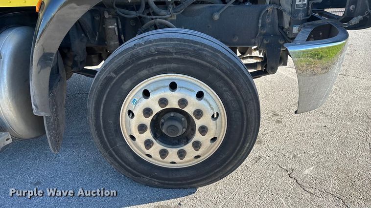 image for item ED2335 2015 Peterbilt 337 rollback truck