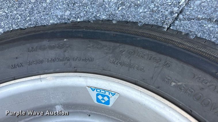 image for item ED2335 2015 Peterbilt 337 rollback truck