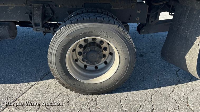 image for item ED2335 2015 Peterbilt 337 rollback truck