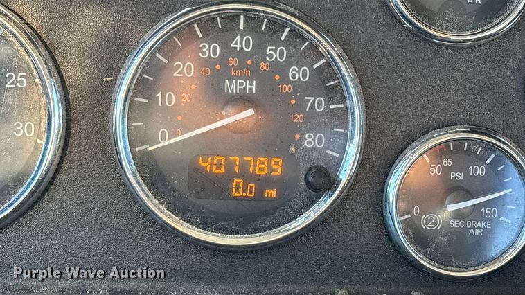 image for item ED2335 2015 Peterbilt 337 rollback truck