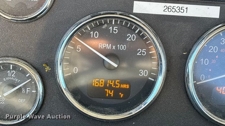 image for item ED2335 2015 Peterbilt 337 rollback truck