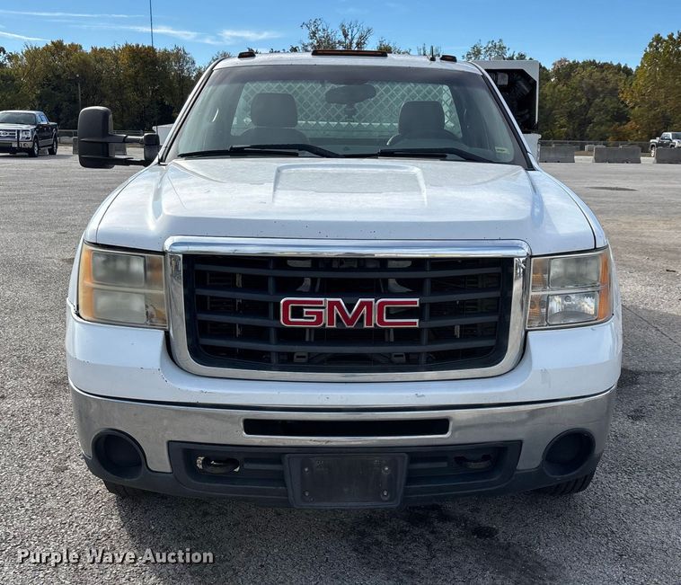 image for item ED2339 2008 GMC Sierra 3500HD utility bed pickup truck