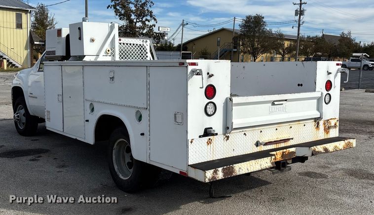 image for item ED2339 2008 GMC Sierra 3500HD utility bed pickup truck