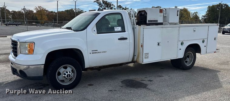 image for item ED2339 2008 GMC Sierra 3500HD utility bed pickup truck