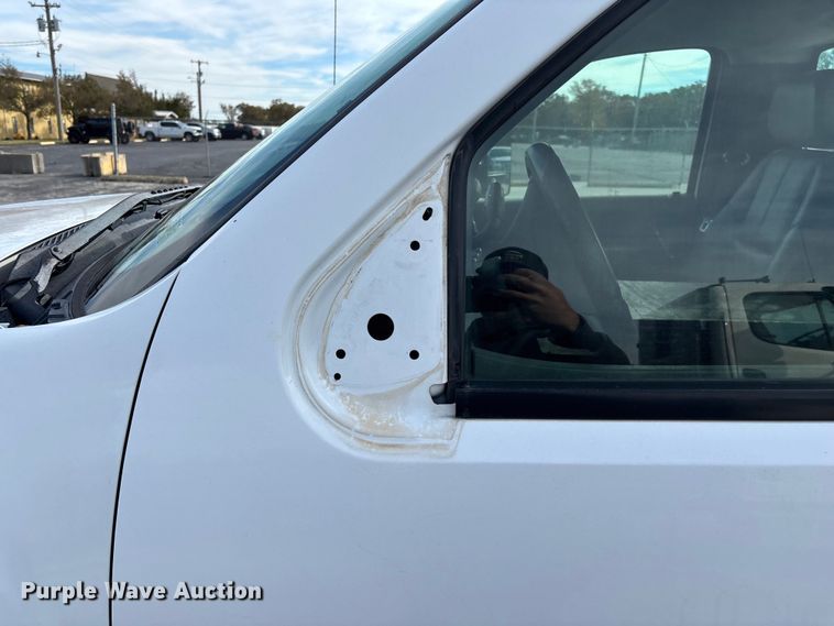 image for item ED2339 2008 GMC Sierra 3500HD utility bed pickup truck