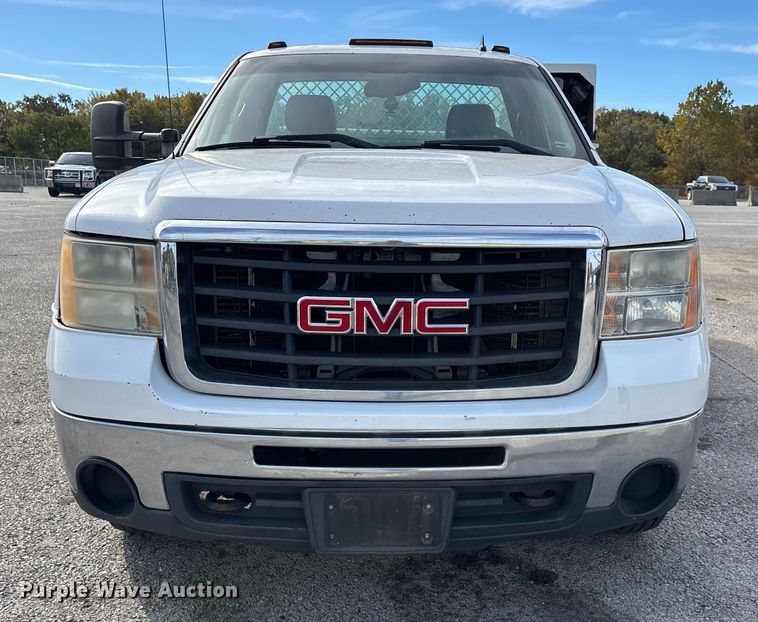 image for item ED2339 2008 GMC Sierra 3500HD utility bed pickup truck