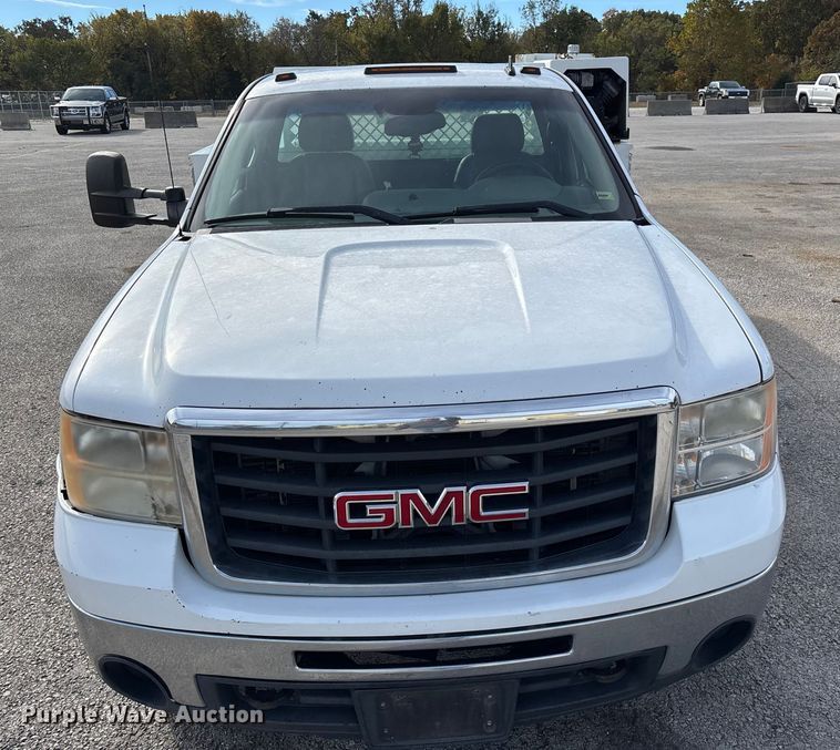 image for item ED2339 2008 GMC Sierra 3500HD utility bed pickup truck