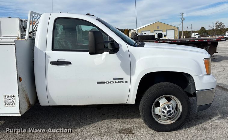 image for item ED2339 2008 GMC Sierra 3500HD utility bed pickup truck