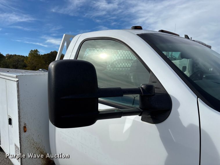 image for item ED2339 2008 GMC Sierra 3500HD utility bed pickup truck