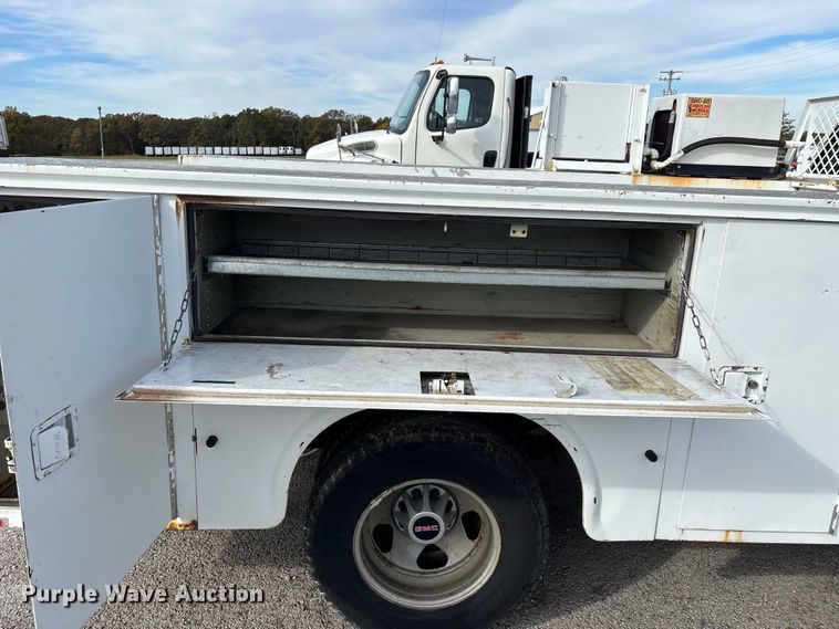 image for item ED2339 2008 GMC Sierra 3500HD utility bed pickup truck