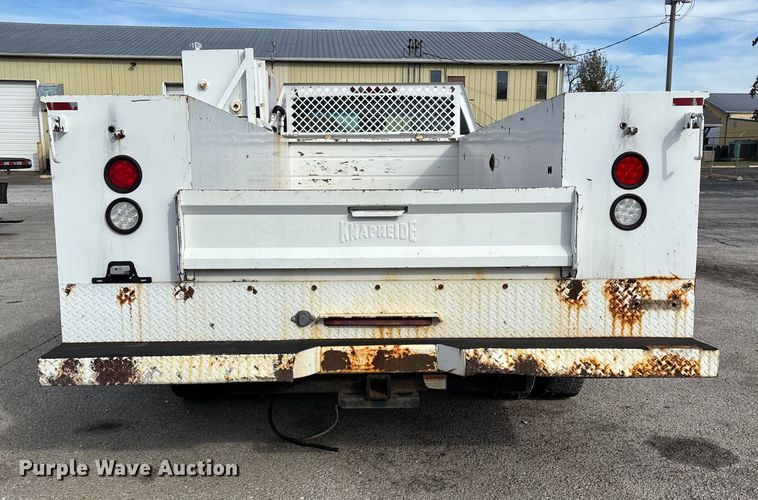 image for item ED2339 2008 GMC Sierra 3500HD utility bed pickup truck