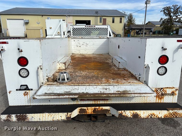 image for item ED2339 2008 GMC Sierra 3500HD utility bed pickup truck