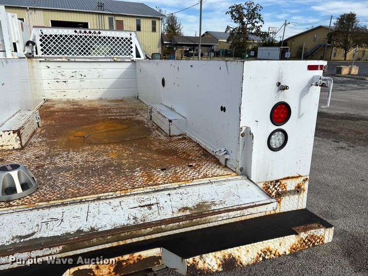 image for item ED2339 2008 GMC Sierra 3500HD utility bed pickup truck