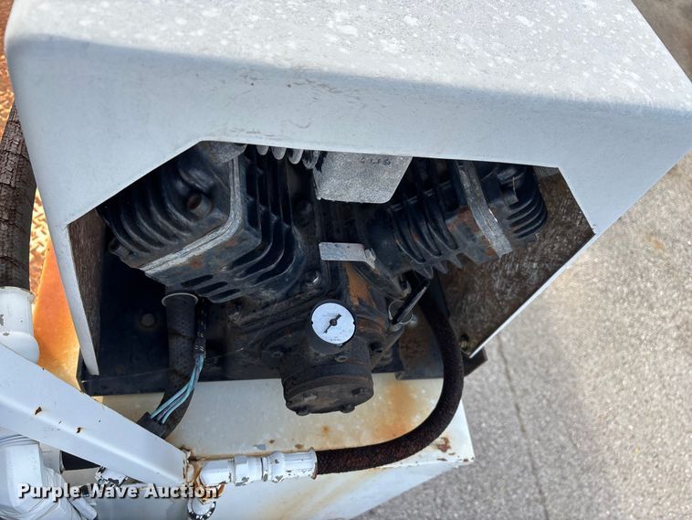 image for item ED2339 2008 GMC Sierra 3500HD utility bed pickup truck