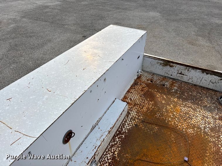 image for item ED2339 2008 GMC Sierra 3500HD utility bed pickup truck