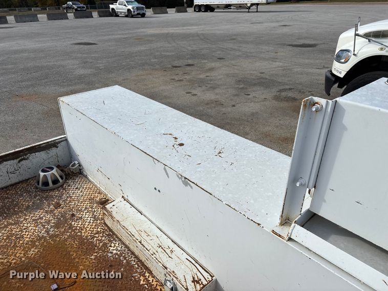 image for item ED2339 2008 GMC Sierra 3500HD utility bed pickup truck