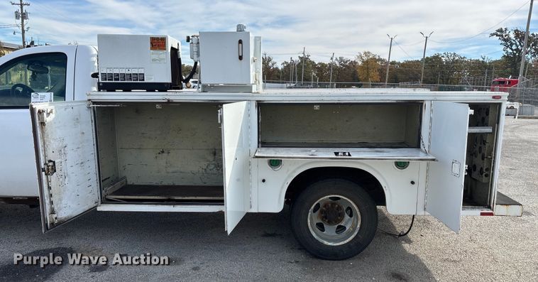 image for item ED2339 2008 GMC Sierra 3500HD utility bed pickup truck