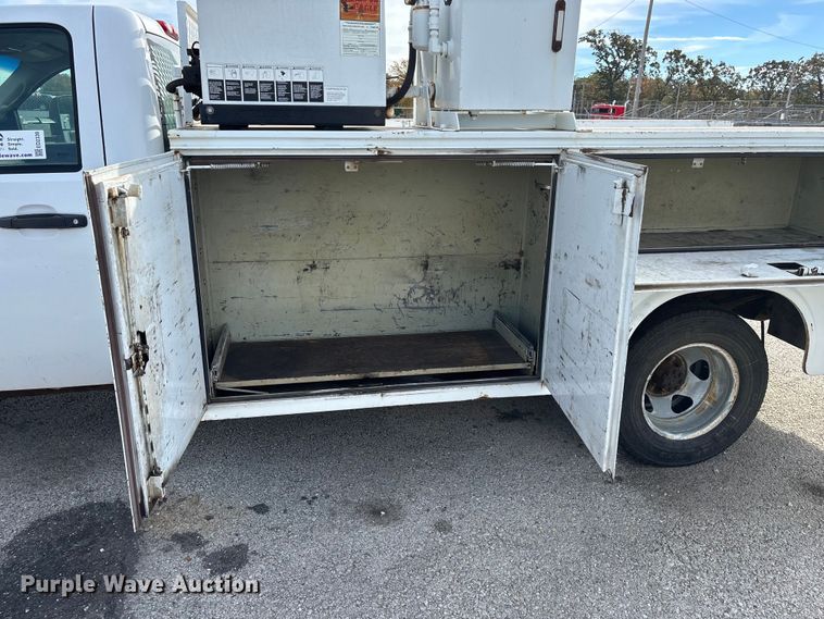 image for item ED2339 2008 GMC Sierra 3500HD utility bed pickup truck