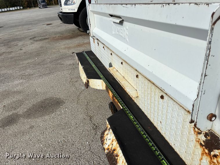 image for item ED2339 2008 GMC Sierra 3500HD utility bed pickup truck