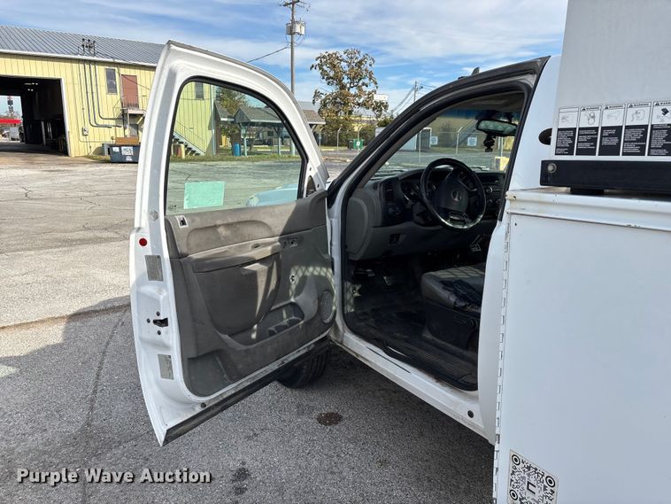 image for item ED2339 2008 GMC Sierra 3500HD utility bed pickup truck