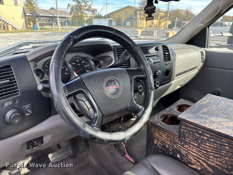 image for item ED2339 2008 GMC Sierra 3500HD utility bed pickup truck