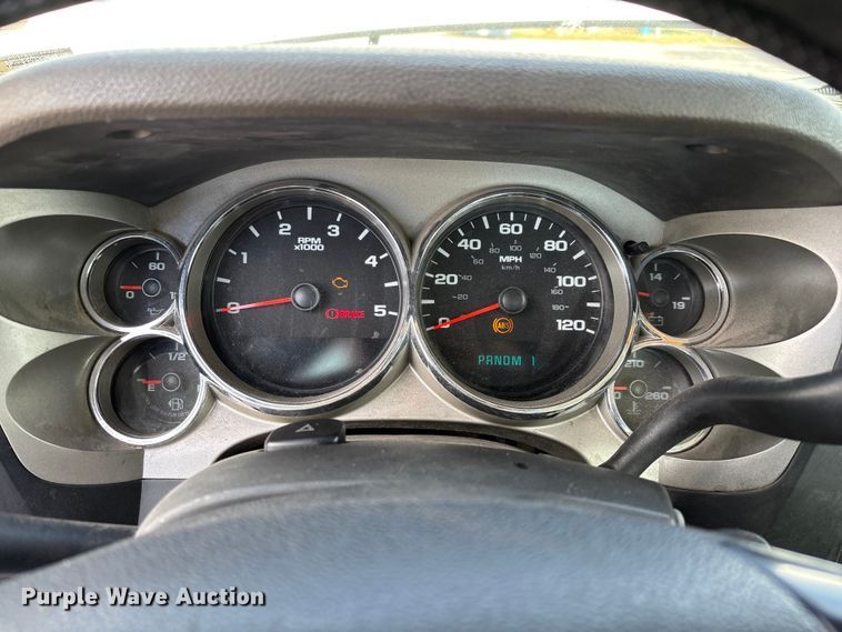 image for item ED2339 2008 GMC Sierra 3500HD utility bed pickup truck