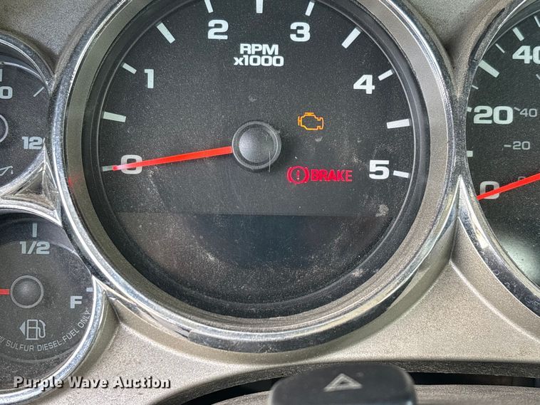 image for item ED2339 2008 GMC Sierra 3500HD utility bed pickup truck