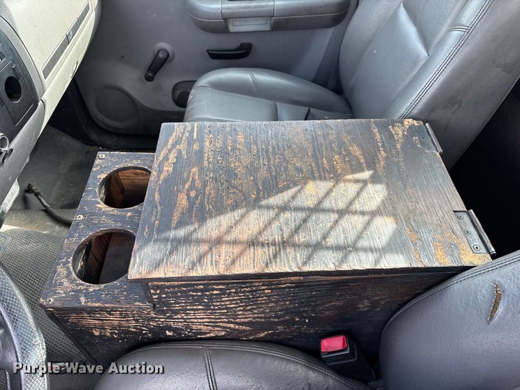 image for item ED2339 2008 GMC Sierra 3500HD utility bed pickup truck