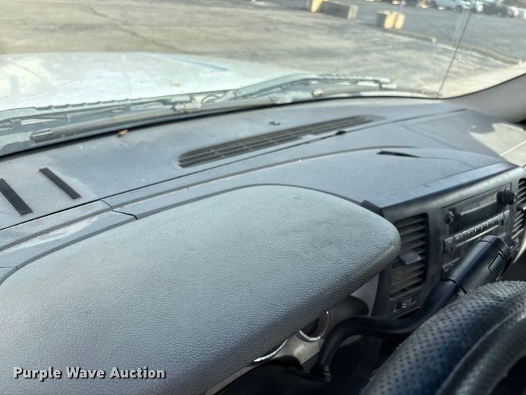 image for item ED2339 2008 GMC Sierra 3500HD utility bed pickup truck