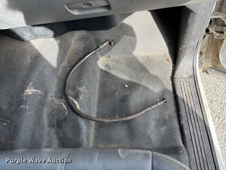 image for item ED2339 2008 GMC Sierra 3500HD utility bed pickup truck