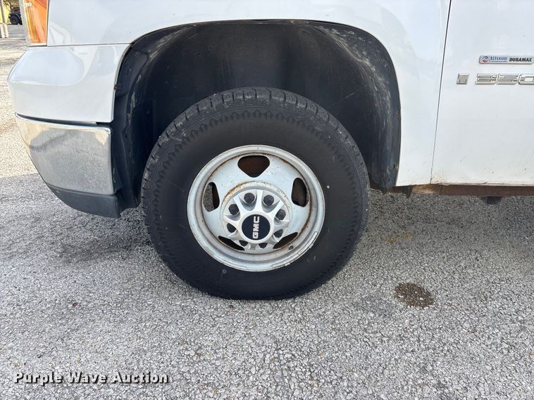 image for item ED2339 2008 GMC Sierra 3500HD utility bed pickup truck