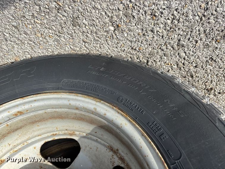 image for item ED2339 2008 GMC Sierra 3500HD utility bed pickup truck