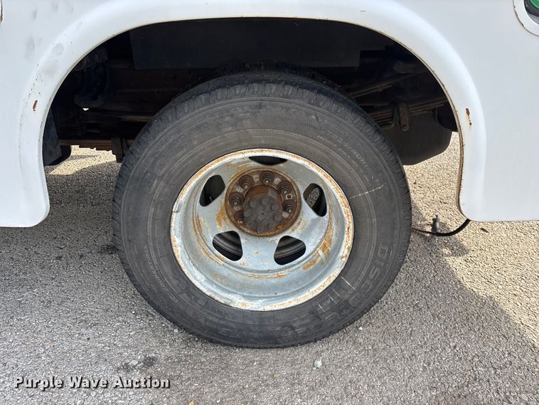 image for item ED2339 2008 GMC Sierra 3500HD utility bed pickup truck