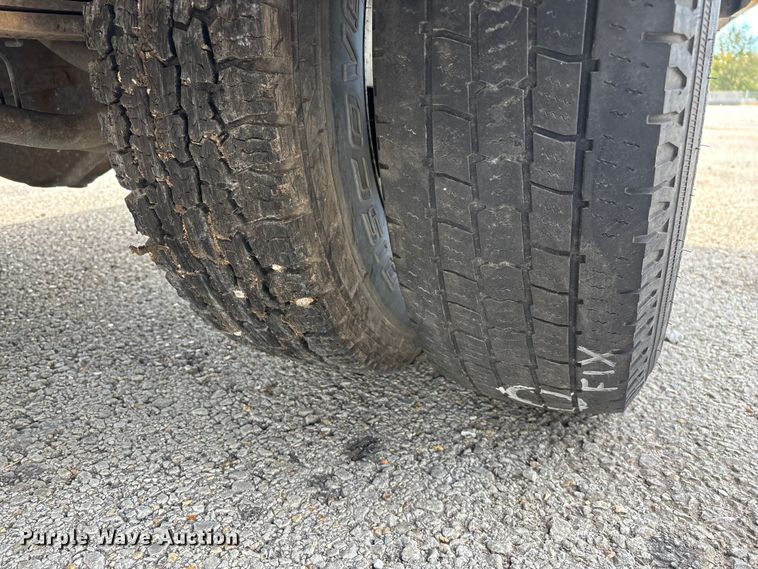 image for item ED2339 2008 GMC Sierra 3500HD utility bed pickup truck