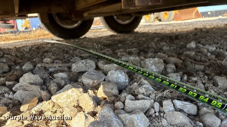 image for item ED2345 2006 Roadmaster RME818TA2 enclosed cargo trailer