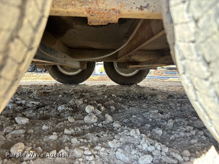 image for item ED2345 2006 Roadmaster RME818TA2 enclosed cargo trailer