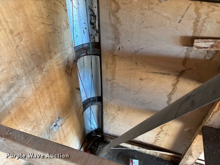 image for item ED2345 2006 Roadmaster RME818TA2 enclosed cargo trailer