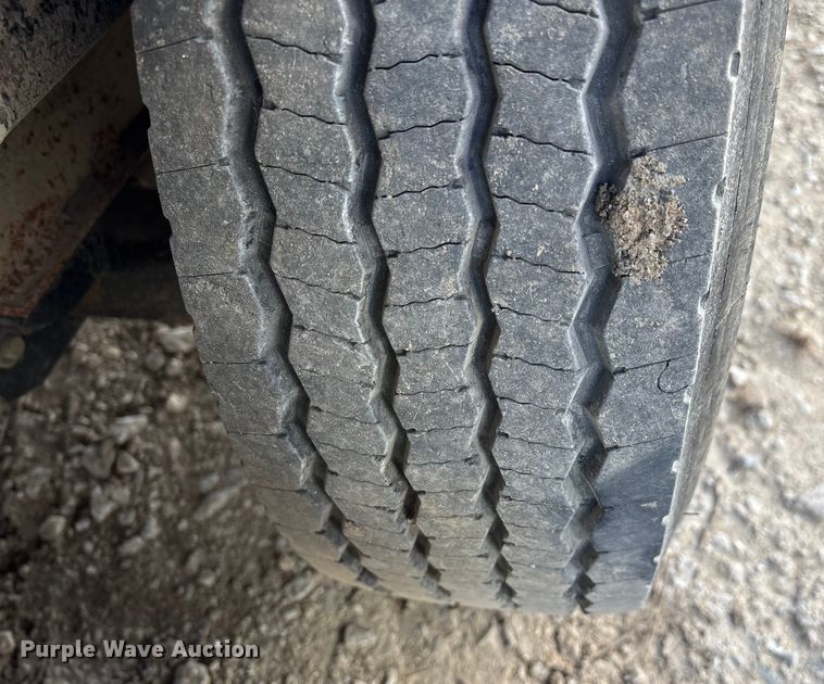 image for item ED2345 2006 Roadmaster RME818TA2 enclosed cargo trailer