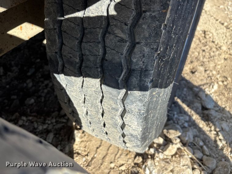 image for item ED2345 2006 Roadmaster RME818TA2 enclosed cargo trailer