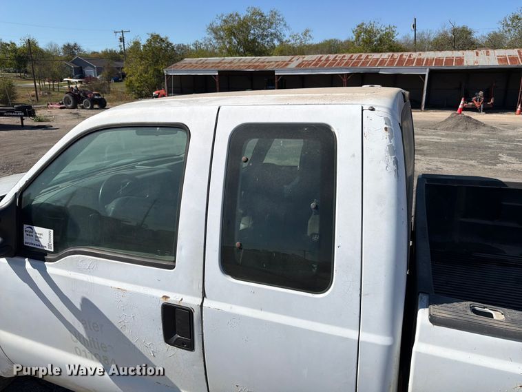 image for item ED5002 2001 Ford F250 Super Duty SuperCab pickup truck