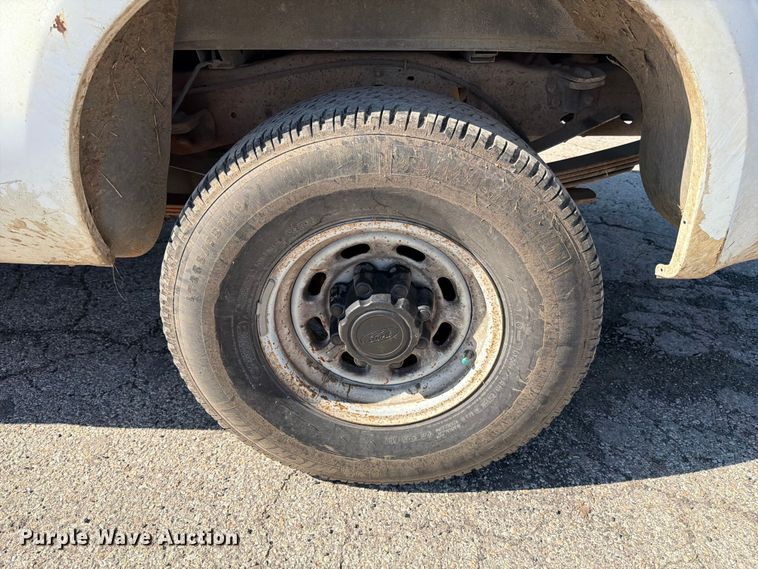 image for item ED5002 2001 Ford F250 Super Duty SuperCab pickup truck