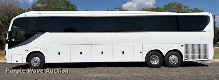 image for item ED5984 2014 Freightliner Giro 3600 coach bus