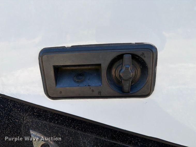 image for item ED5984 2014 Freightliner Giro 3600 coach bus