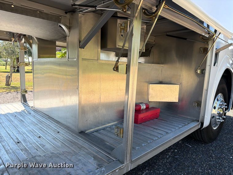 image for item ED5984 2014 Freightliner Giro 3600 coach bus