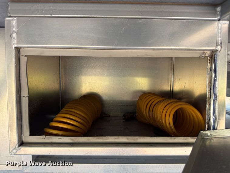 image for item ED5984 2014 Freightliner Giro 3600 coach bus